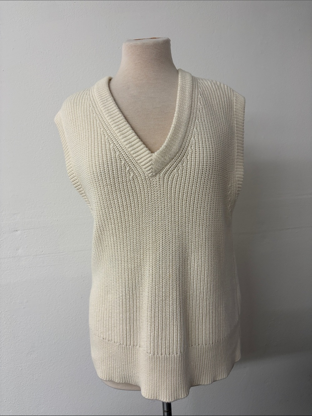Rails Sleeveless V-Neck Knit Sweater Vest in Cream